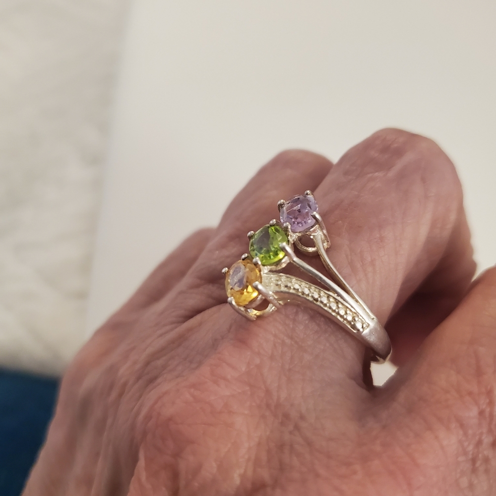 3 stone gemstone ring - Picture 3 of 6